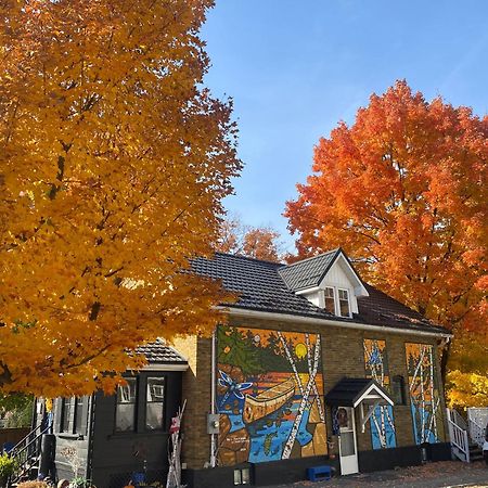 Blue Spruce Bed And Breakfast Muskoka Грейвенхерст Экстерьер фото