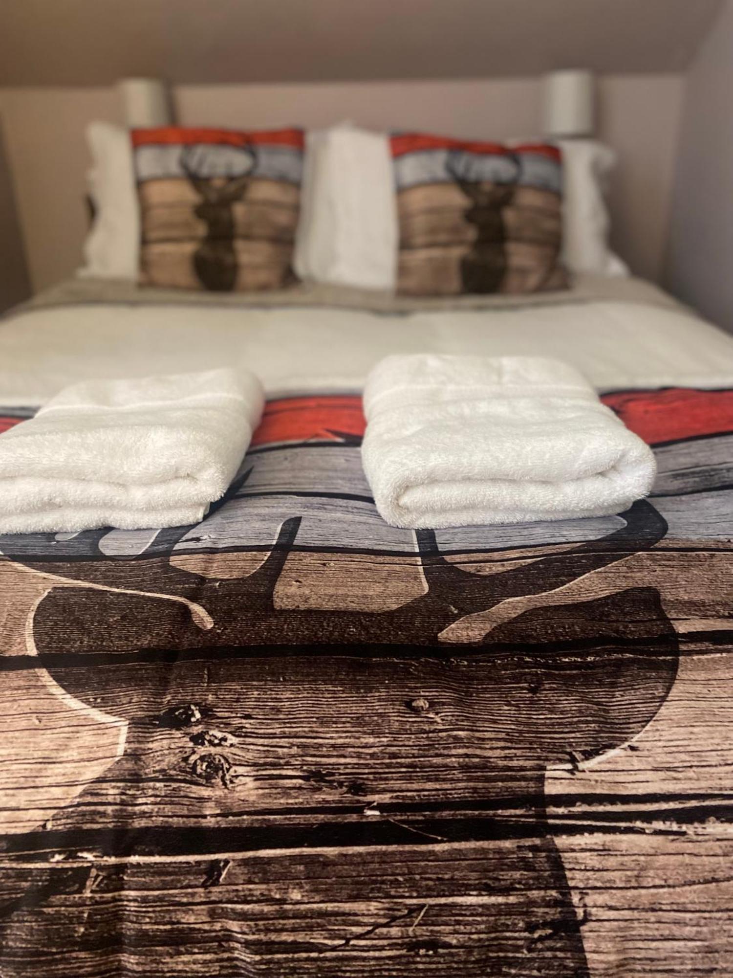 Blue Spruce Bed And Breakfast Muskoka Грейвенхерст Экстерьер фото
