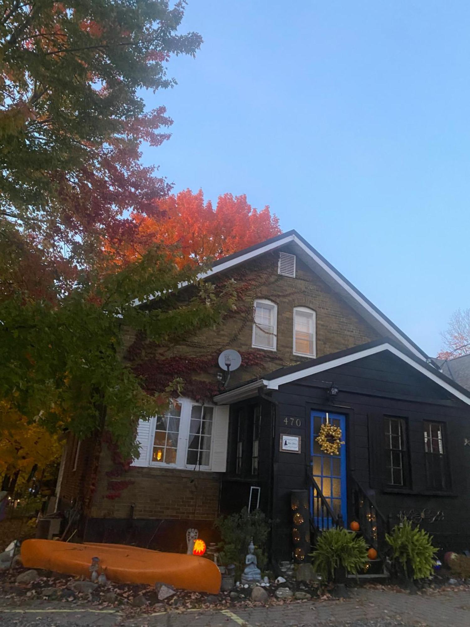 Blue Spruce Bed And Breakfast Muskoka Грейвенхерст Экстерьер фото
