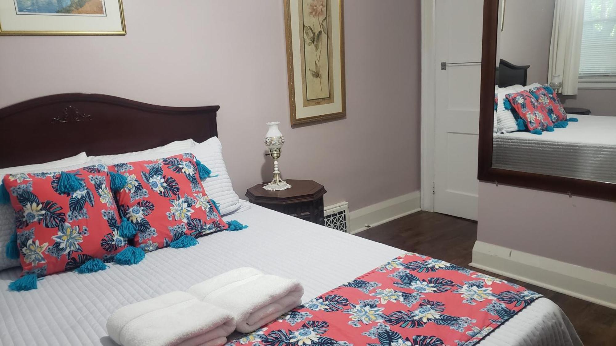 Blue Spruce Bed And Breakfast Muskoka Грейвенхерст Экстерьер фото